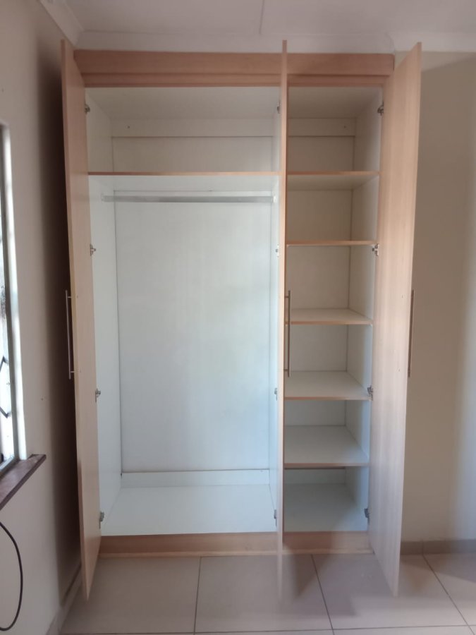 Bedroom Cupboard - Photo2